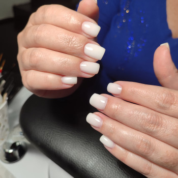 Укріплення/корекція гелем
                    Майстер манікюру Антонина Запоріжжя