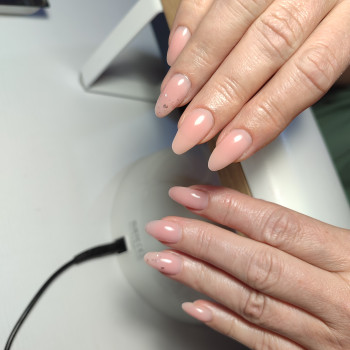 Укріплення/корекція гелем
                    Майстер манікюру Антонина Запоріжжя