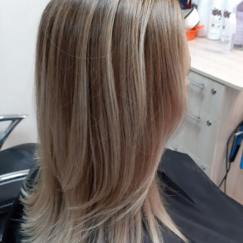 Мелірування, airtuch, контурінг волосся
                    Салон краси Kalina Studio Запоріжжя