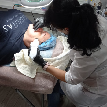 Ультрозвукова чистка обличчя