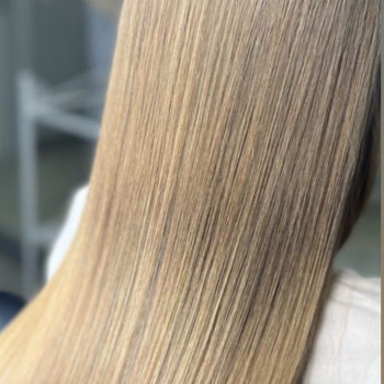 Кератин волосся
                    Салон краси HelenS Харків