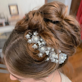 Вечірні зачіски
                    Салон краси HelenS Харків