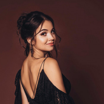 Вечірні зачіски
                    Перукар-візажист Елена Харків