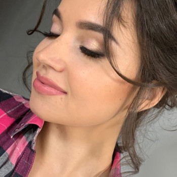 Макіяж
                    Парикмахер-визажист Елена Харьков