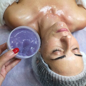 Маски
Маски...
Їз багато не буває
Мої дівчата балувані)