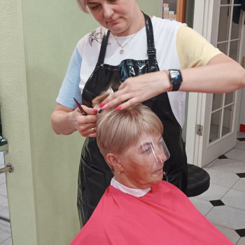 Жіноча стрижка
                    Жіночий перукар  Запоріжжя