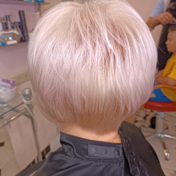 Укладання волосся
                    Жіночий перукар  Запоріжжя