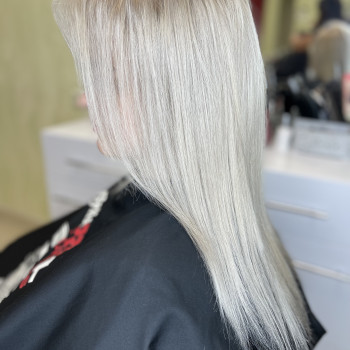 Осветление волос
                    Перукар Римма Харків