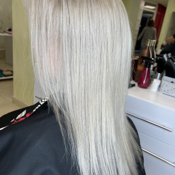 Осветление волос
                    Перукар Римма Харків