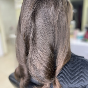 Реконструкция волос
                    Парикмахер Римма Харьков