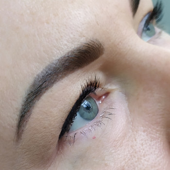 Коррекция и окрашивание бровей
                    Візажист Оксана Чернігів