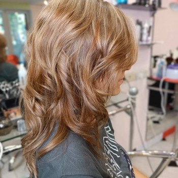 Фарбування волосся. Колорист
                    Салон краси Kalina Studio Запоріжжя