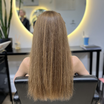 Фарбування волосся
                    Перукар-колорист  Київ