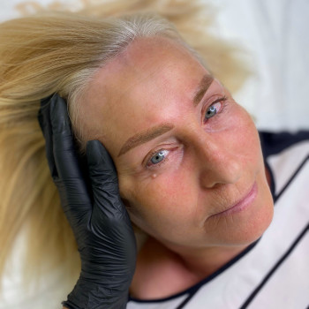 Вікові брови, які дуже змінили обличчя ?