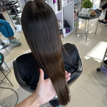 Кератинове вирівнювання
                    Тритментолог Юлія Киев