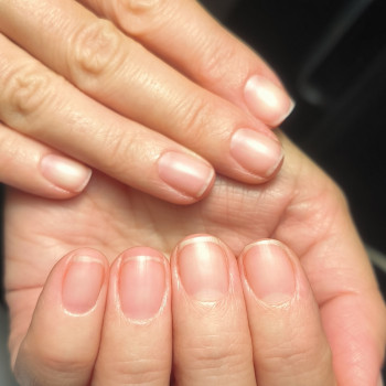 Гігієнічний манікюр, комбінований з олійкою