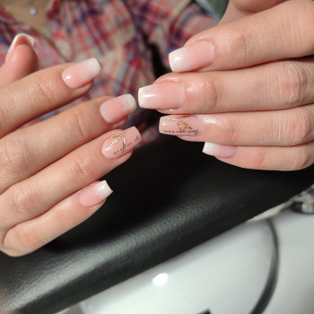 Нарощення нігтів гелем
                    Мастер маникюра Антонина Запорожье