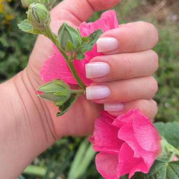 Комбінований манікюр, глянцевий топ