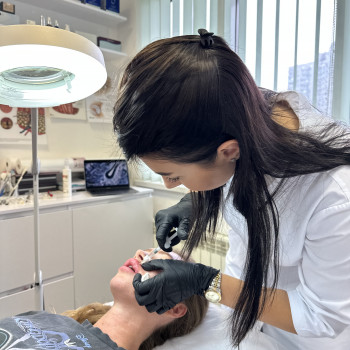 Контурна пластика губ