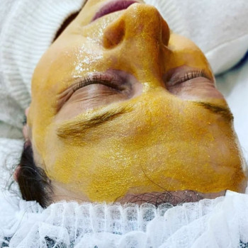 Золота маска для ліфтингу та відновлення шкіри для обличчя або обличчя, шиї, декольте
                    Косметологічний центр WE Cosmetology Одеса