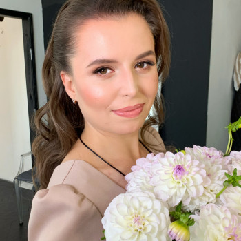 Прическа на вечер, свадебная прическа, косички, укладки
                    Мастер по наращиванию волос Елена Киев