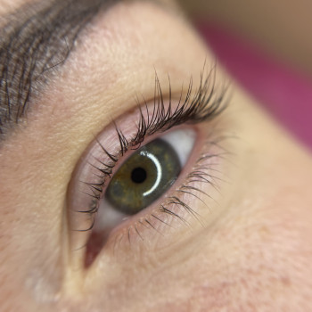 Ламінуванні вій
                    Майстер перманентного макіяжу Аліна Київ