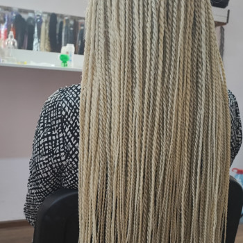 Д.е. сенегальські коси , ручне виготовлення