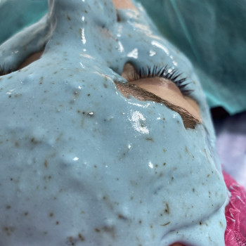 Догляд за обличчям
                    Косметолог Мария Полтава