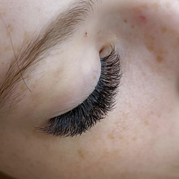 Нарощення вій
                    Мастер перманентного макияжа Яна Кропивницкий