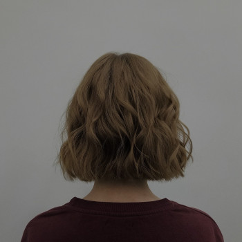 Женская стрижка укладка волос завивка, фото - Салон красоты TIKITY