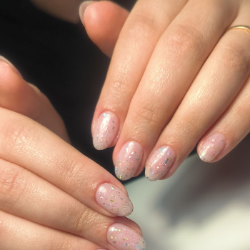 Комбінований манікюр, покриття з блискітками, топ