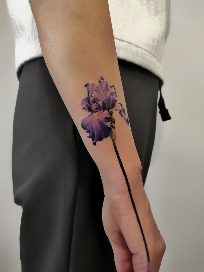 Женские на руке предплечье, фото - Тату салон Galun Tattoo Studio