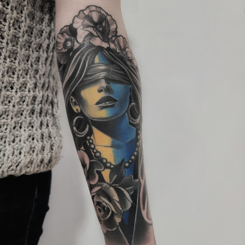 Тату на передпліччі кольорові дівчина, фото - Тату салон Galun Tattoo Studio