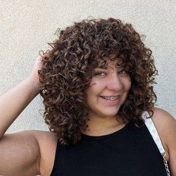 Стрижка кучерявого волосся
                    Перукар-стиліст Ольга Дніпро