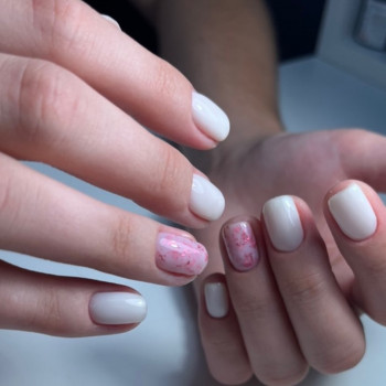 Комбінований манікюр, гель лак в два кольори, топ