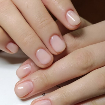 Гігієнічний манікюр, однотонне покриття гель лак, топ