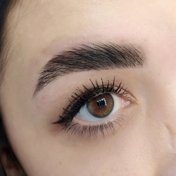 Ламінування брів