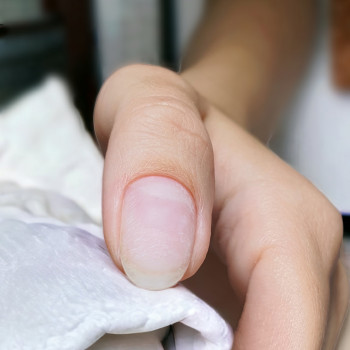 Чистий манікюр, підготовка под покриття , натуральні нігті,