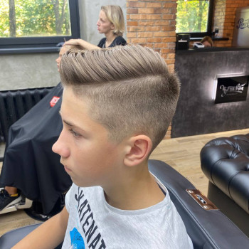 ✂ Дитяча стрижка 6-12 років
                    Барбершоп Чуб та Вуса Киев