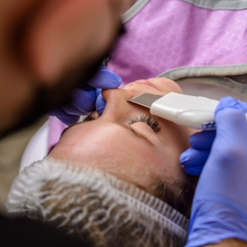 Перед відновленням шкіри обличчя необхідно 
  ультразвукова в наших накращих спецалістів 
  
 в 