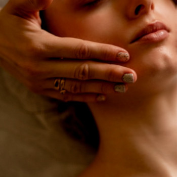 Масаж обличчя