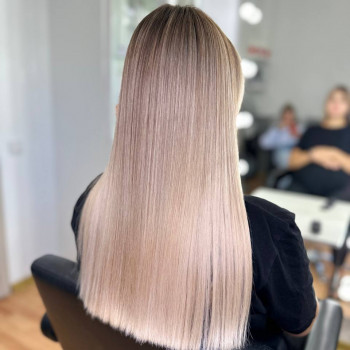 Фарбування -складнатехніка аіртачь, фото - Салон красоты Cocoon