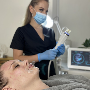 Микроигольчатый RF лифтинг
                    СПА-салон Aura Spa Кривий Ріг