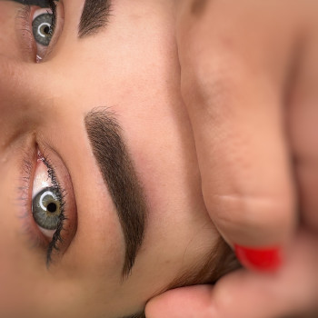Перманентний макіяж брів