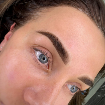 Перманентний макіяж брів