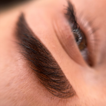 Перманентний макіяж брів