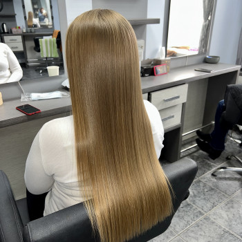 Кератинове вирівнювання волосся
                    Парикмахер Світлана Киев