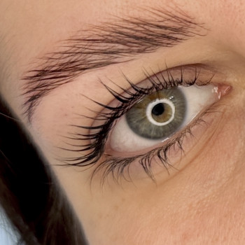 Ламінування вій та брів