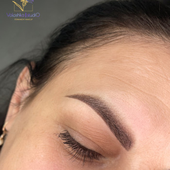 Перманентний макіяж брів
        