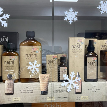 Продажа косметики для волосся